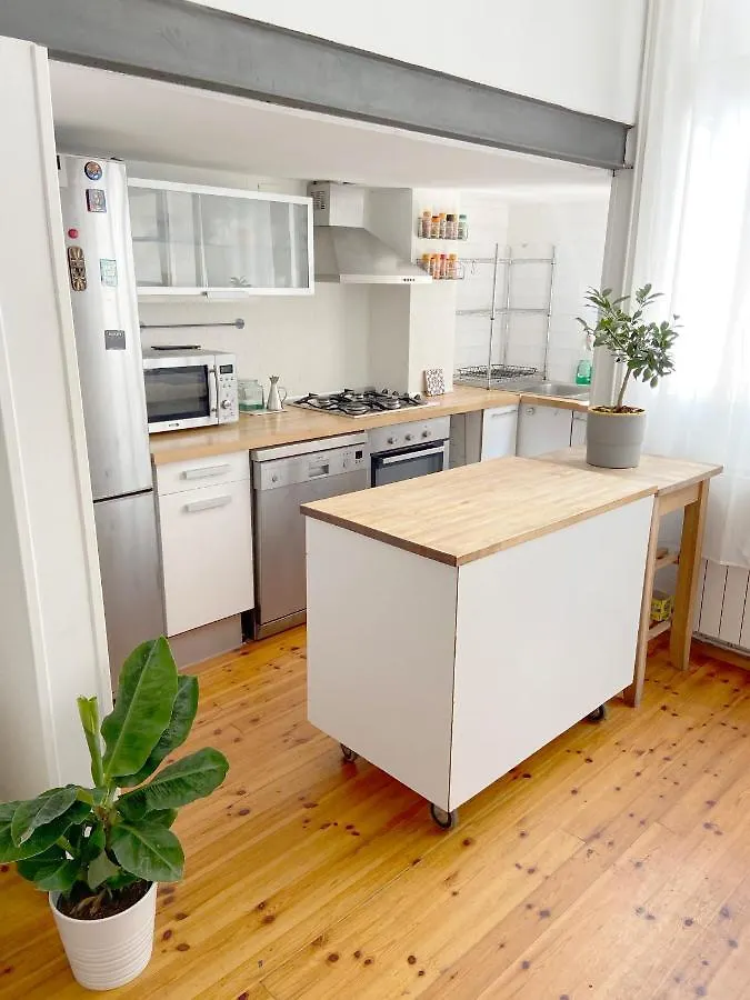 Artsy Apartment In Poble Sec - Plaza Espanya Barcelona