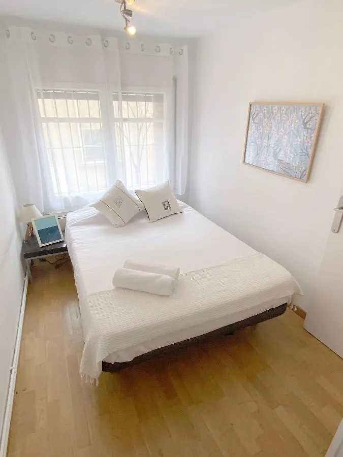 Artsy Apartment In Poble Sec - Plaza Espanya Barcelona Spain