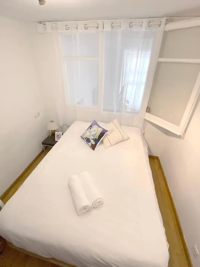 Artsy Apartment In Poble Sec - Plaza Espanya Barcelona