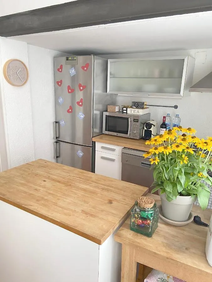 Artsy Apartment In Poble Sec - Plaza Espanya Barcelona